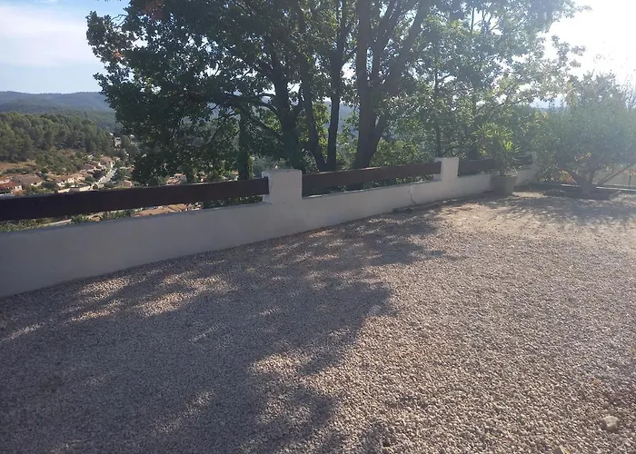 Vue Magnifique, Jardin Et Petit Cocon En Provence